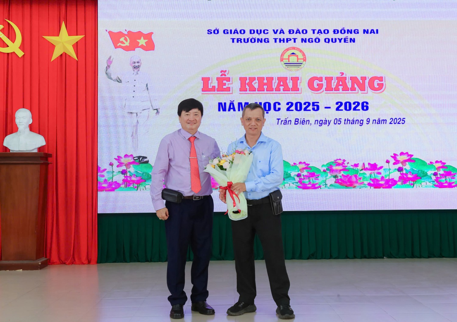 tri an nhan man hinh